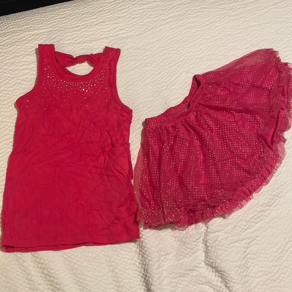 set skirt and t-shirt